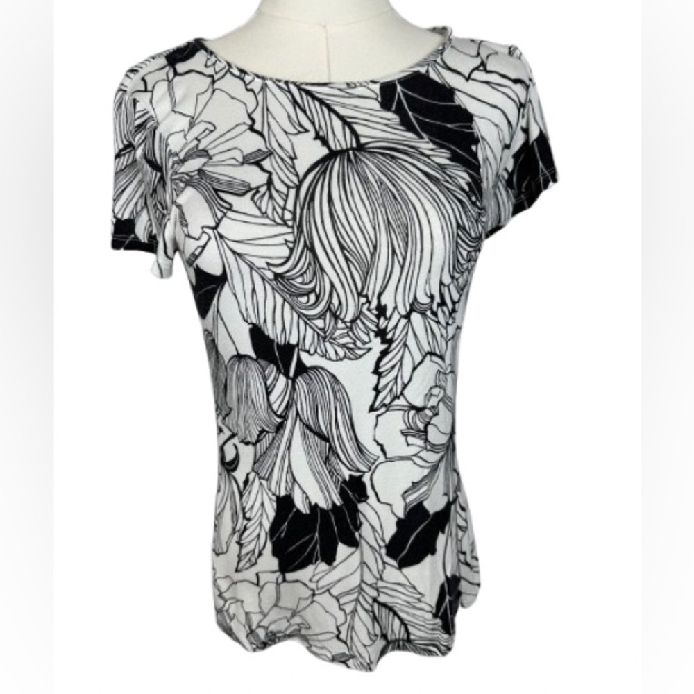 White House Black Market Black and White Floral Scoop Neck Tee